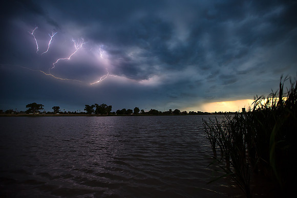 Narrabri West Lake Light Show 2